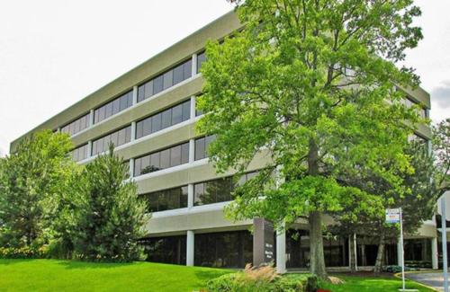 northfield-plaza-salons-10950